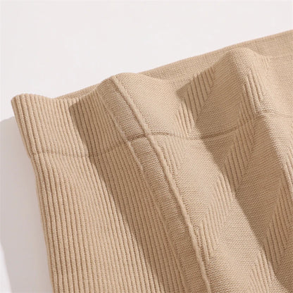 Seamless high-waisted shaping panties – Abdominal control and butt lift.