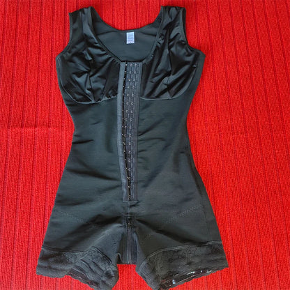 Short, high-compression shaping girdle ideal for daily use and post-surgery.