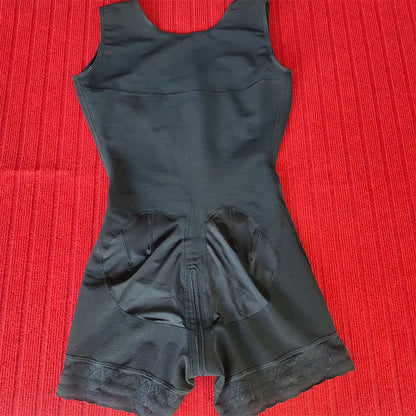 Short, high-compression shaping girdle ideal for daily use and post-surgery.