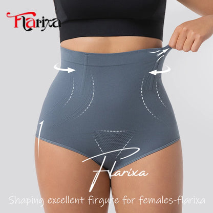 Seamless shaping panties with high waist and butt-lifting effect with hook closure